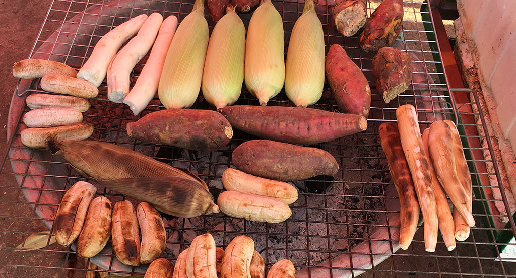 Roast banana, Laos, photo by Sijun Zheng